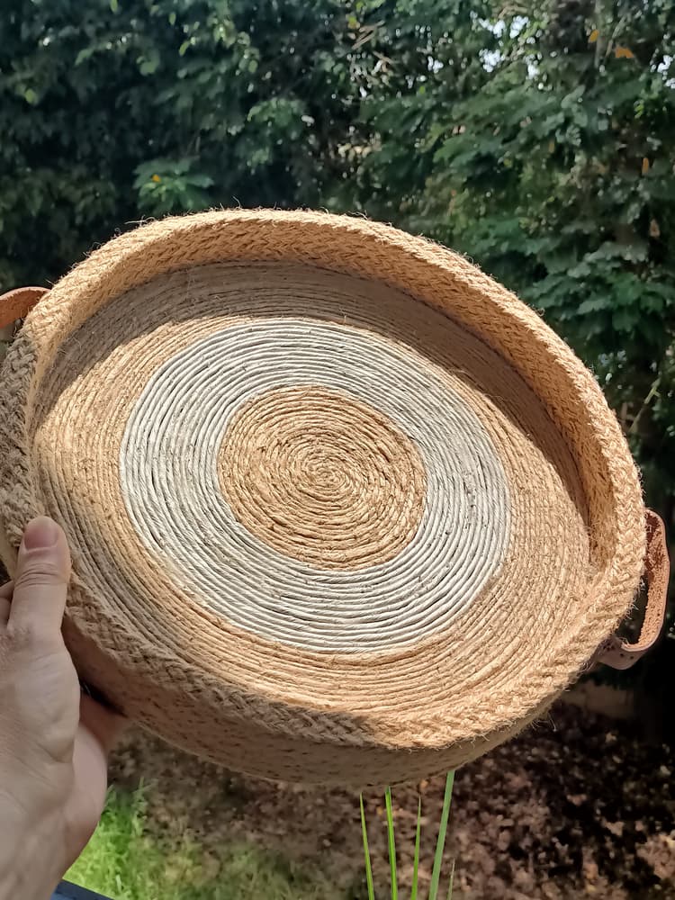 Jute Round Tray with leather hands 