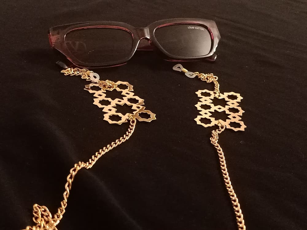 Sunglasses gold chain