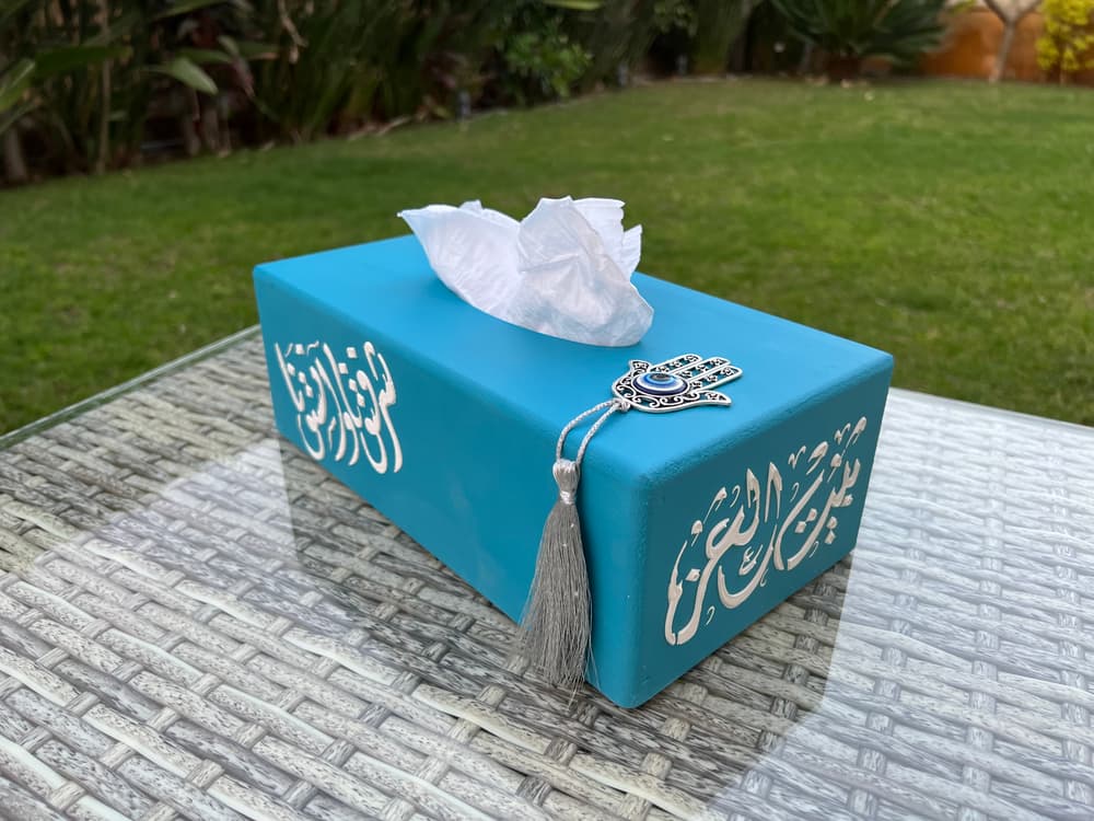 Tissue box 