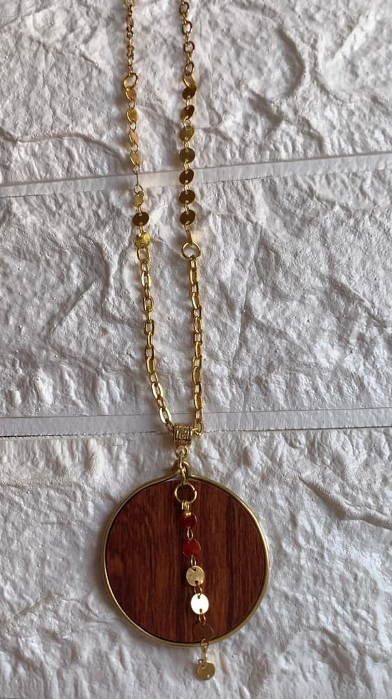 elegant gold&amp;wood necklace