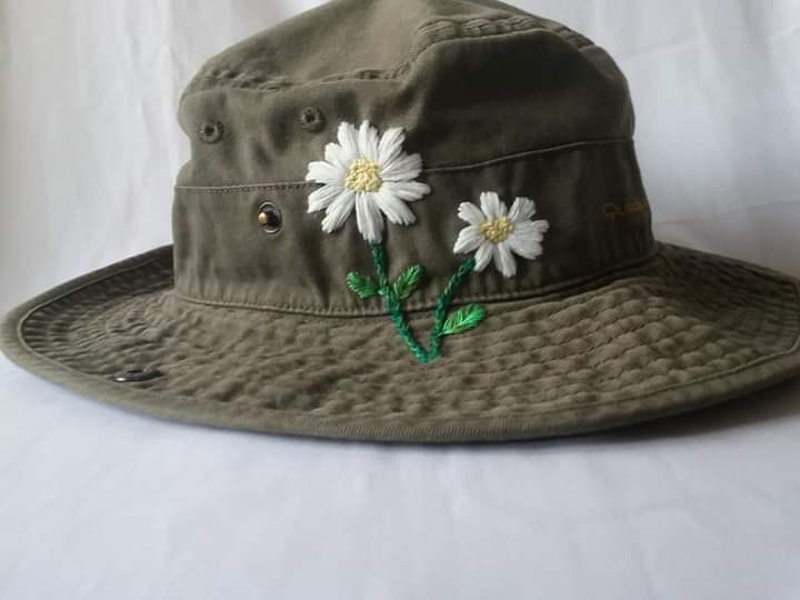 Embroidered cap 