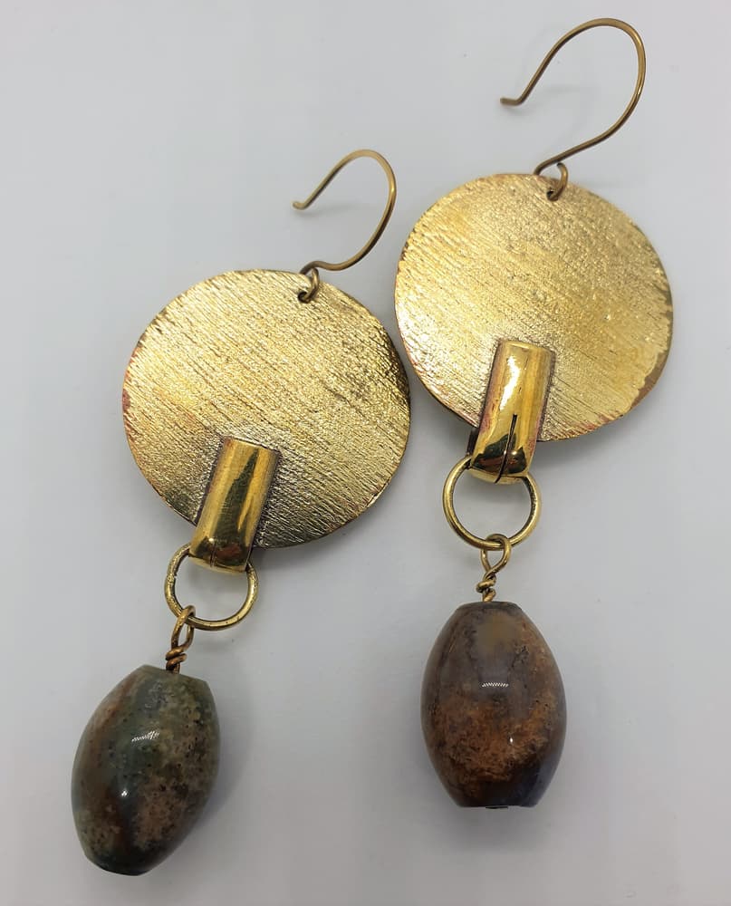 Circular textured earring with dangling agate-1