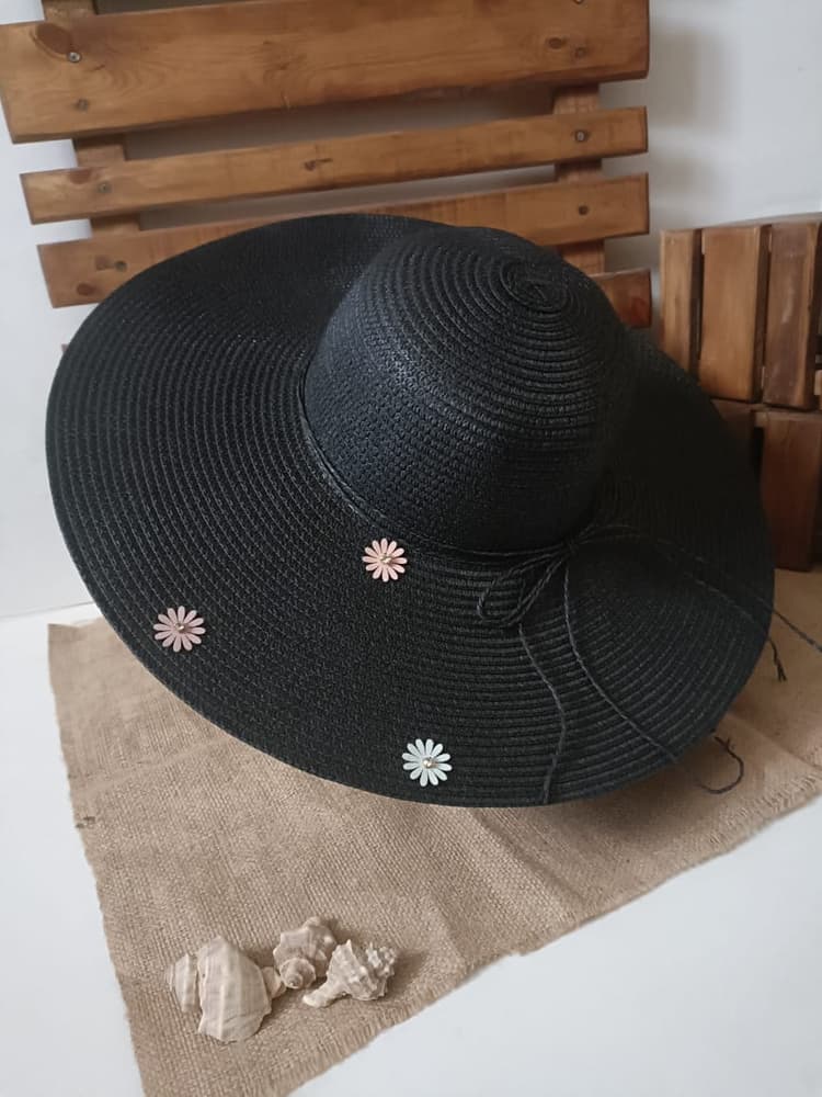 b.flowers.hat1