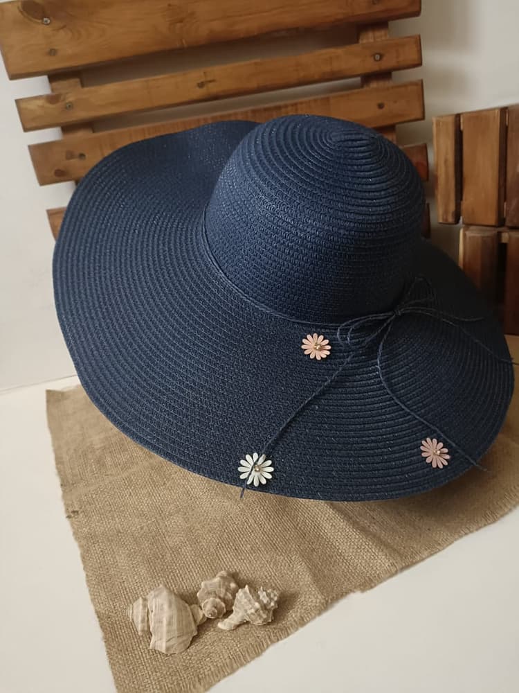navy.flowers.hat