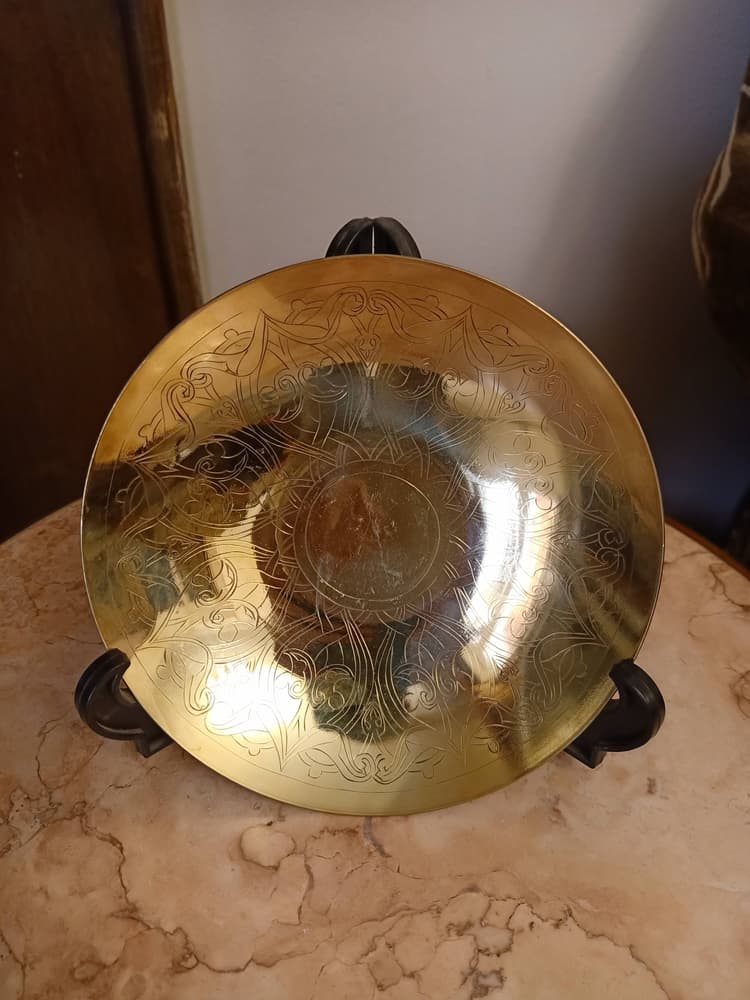 Bowl made of brass