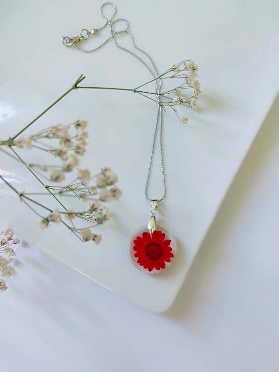 Necklace with real dried flower - red