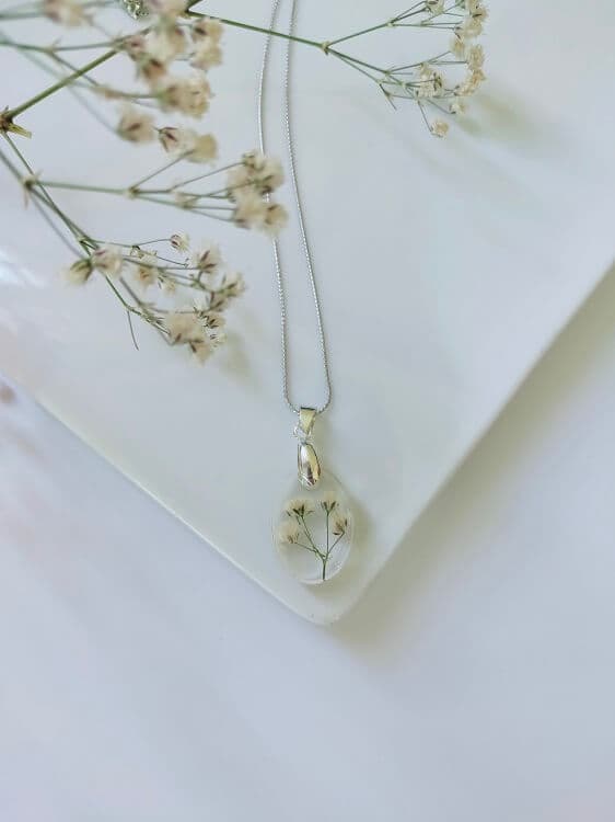 Necklace with real dried flower - baby flower - white 