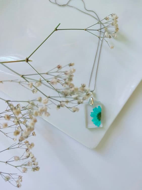 Necklace with real dried flower - Blue 