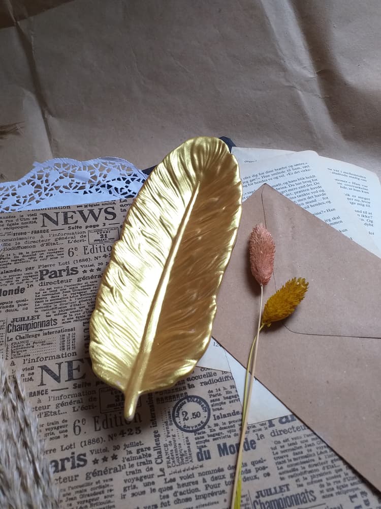 Royal gold feather tray 