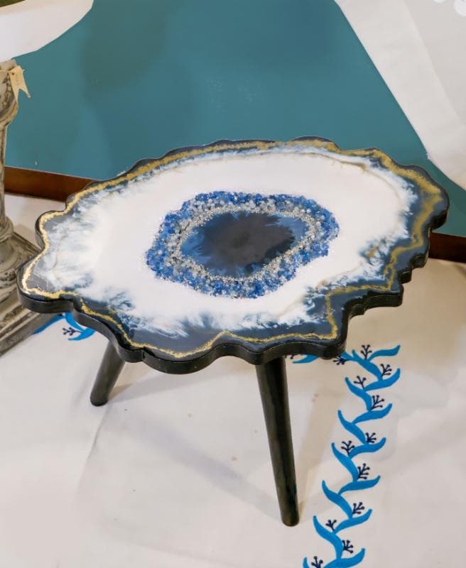 table epoxy blue hole