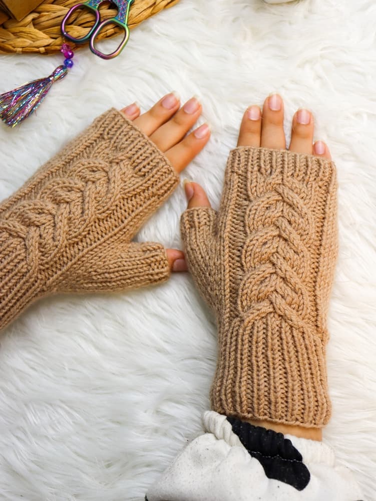 Hand-Knitting gloves 