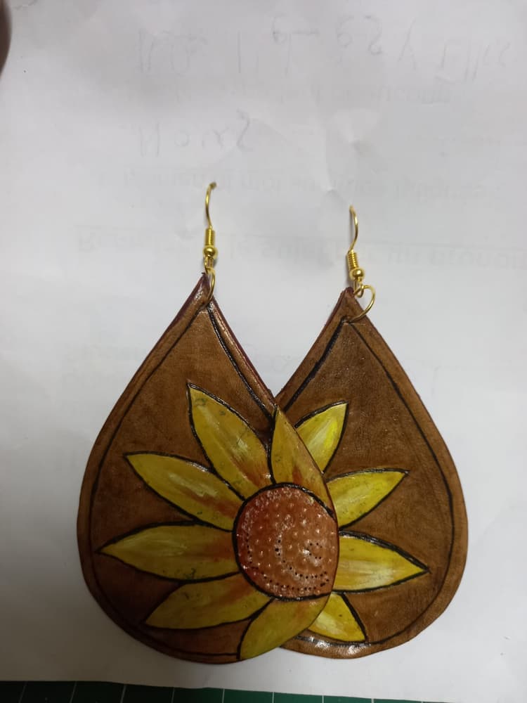 Natural leather earrings, hand hammered, engraved and colored code1