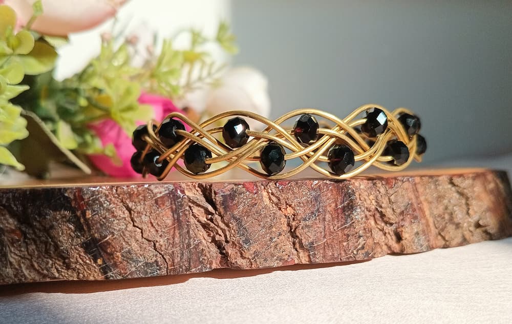 Copper bracelet with black crystal beads