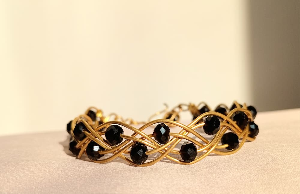 Copper bracelet with black crystal beads