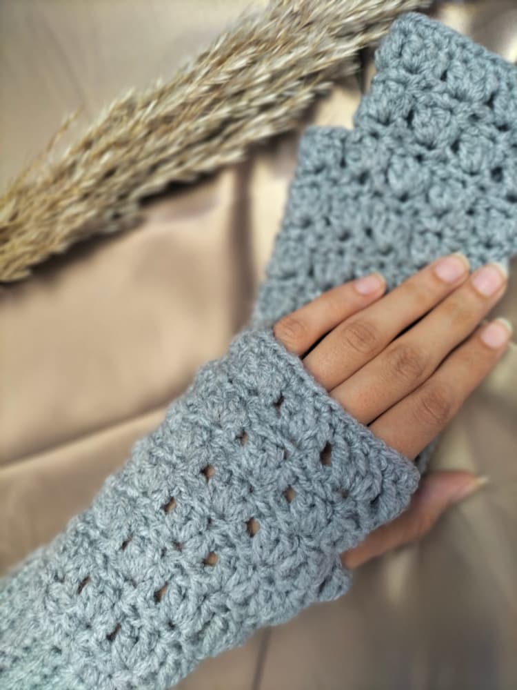 Wool fingerless gloves