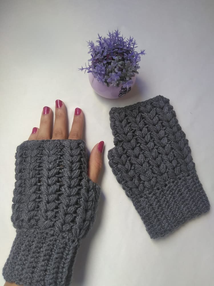 Wool fingerless gloves