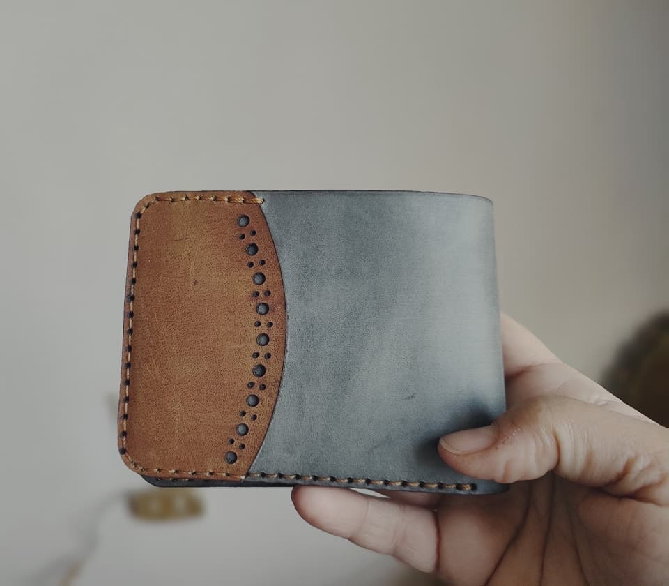 gray wallet