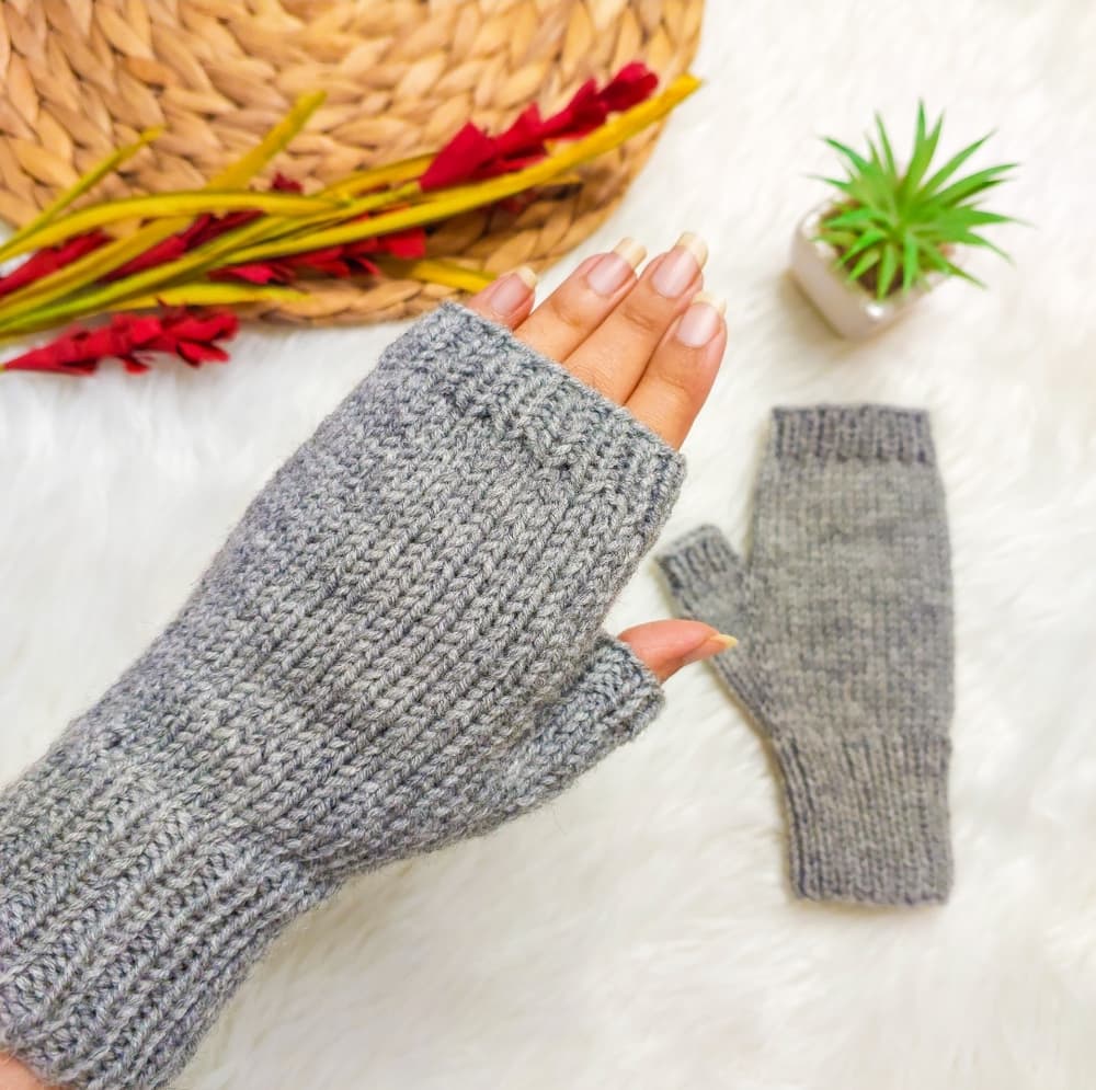 Knitting gloves 