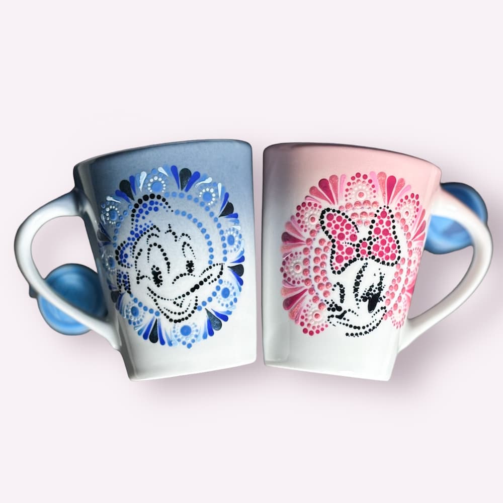 Daisy and Donald duck in dots