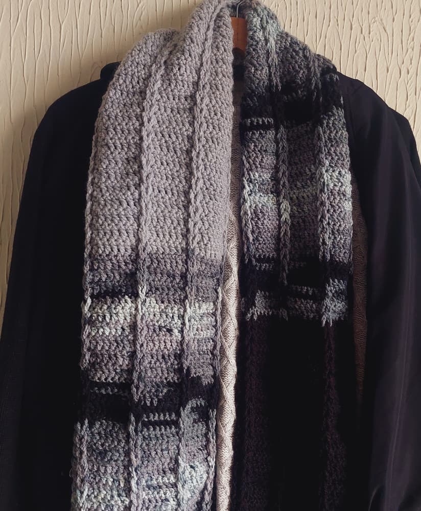 Braided black crochet scarf 
