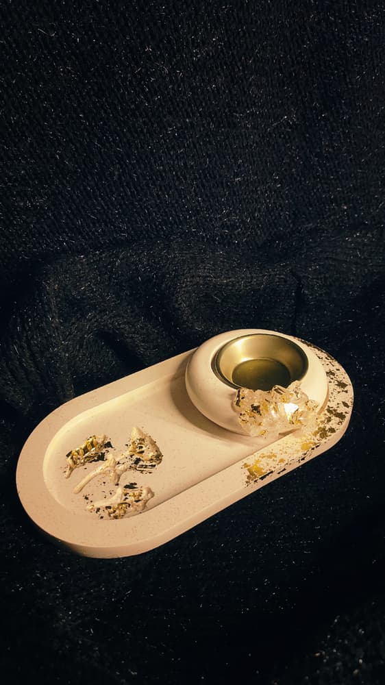 Incense burner with stones and oval tray