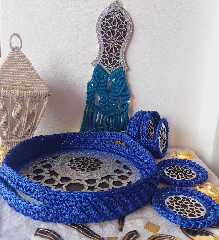 Blue circle crochet tray 