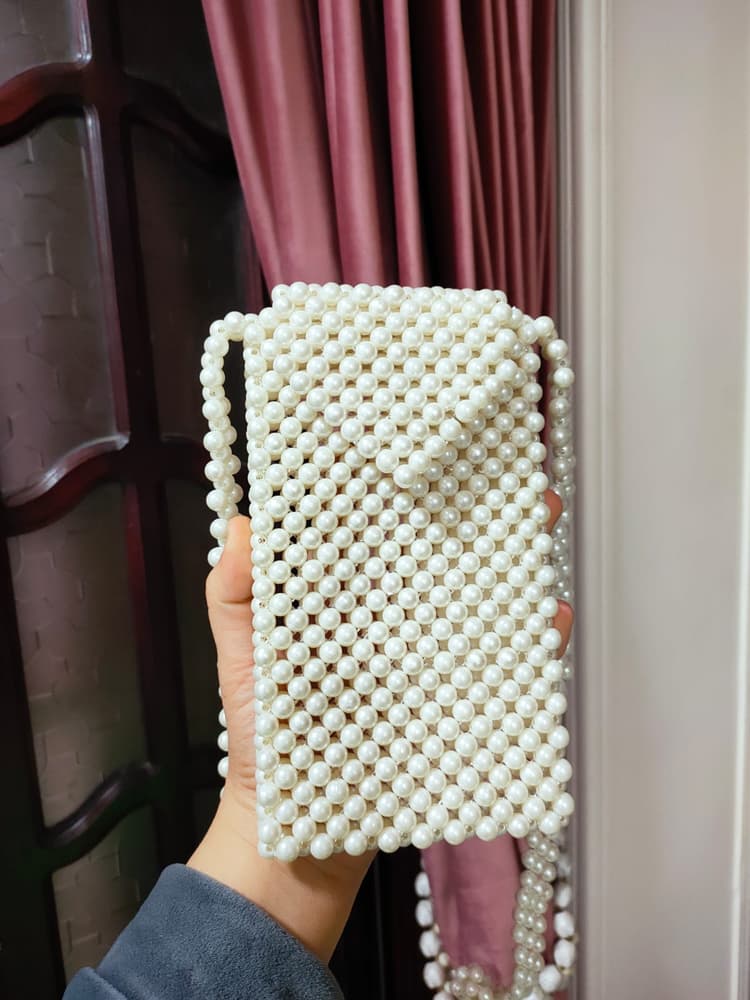 Lolly off-white mobile phone bag 