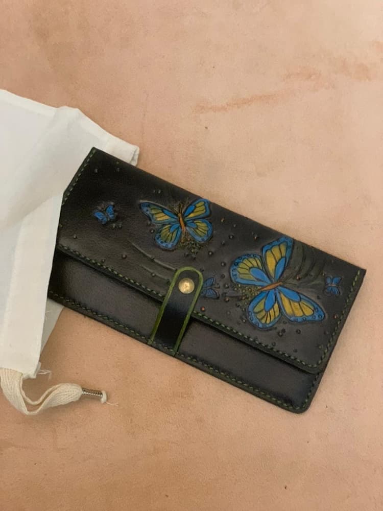 Genuine Leather women wallet with Carving and painting code3