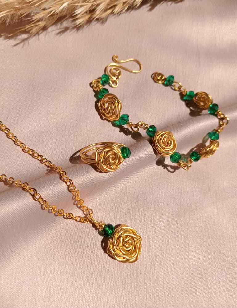 Copper rose set with crystal beads