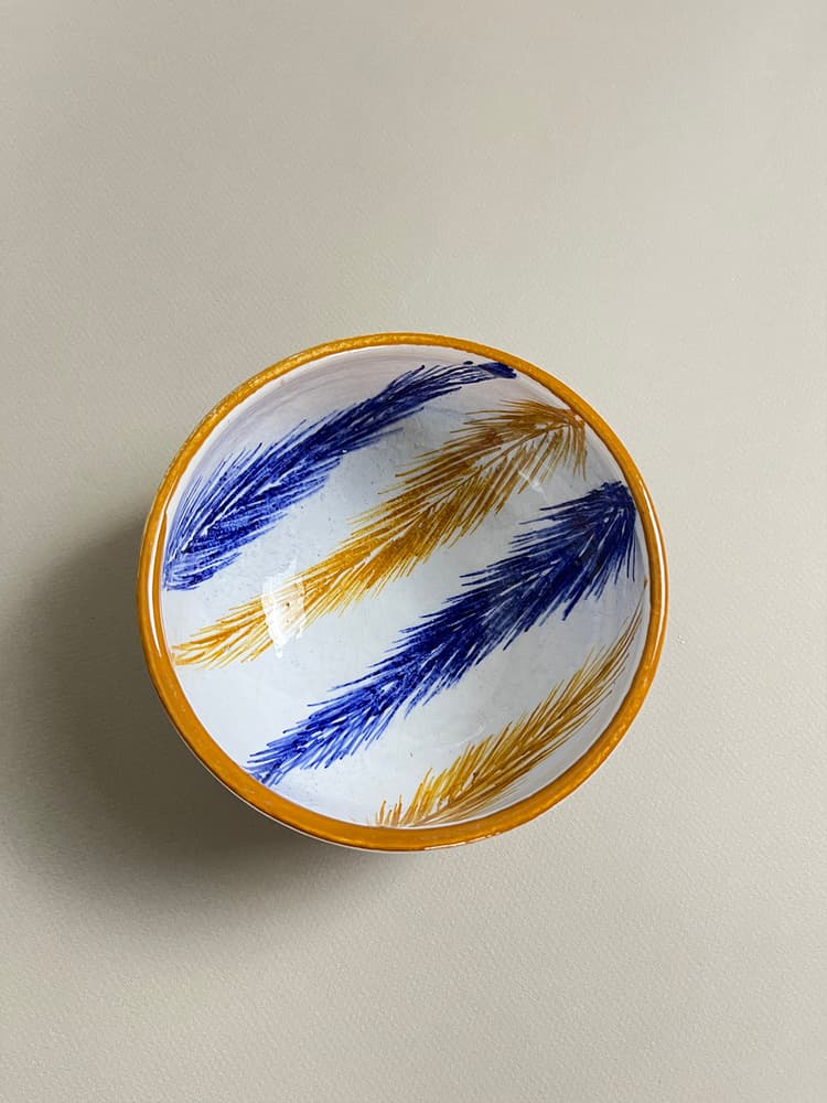 Feathers pottery bowl