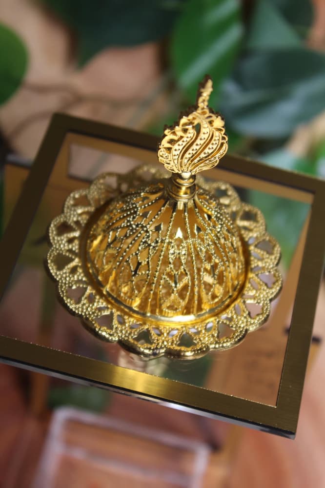 Mabkhara acrylic & gold 