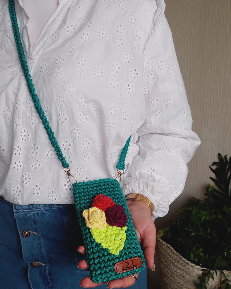 Green crochet mobile cover 