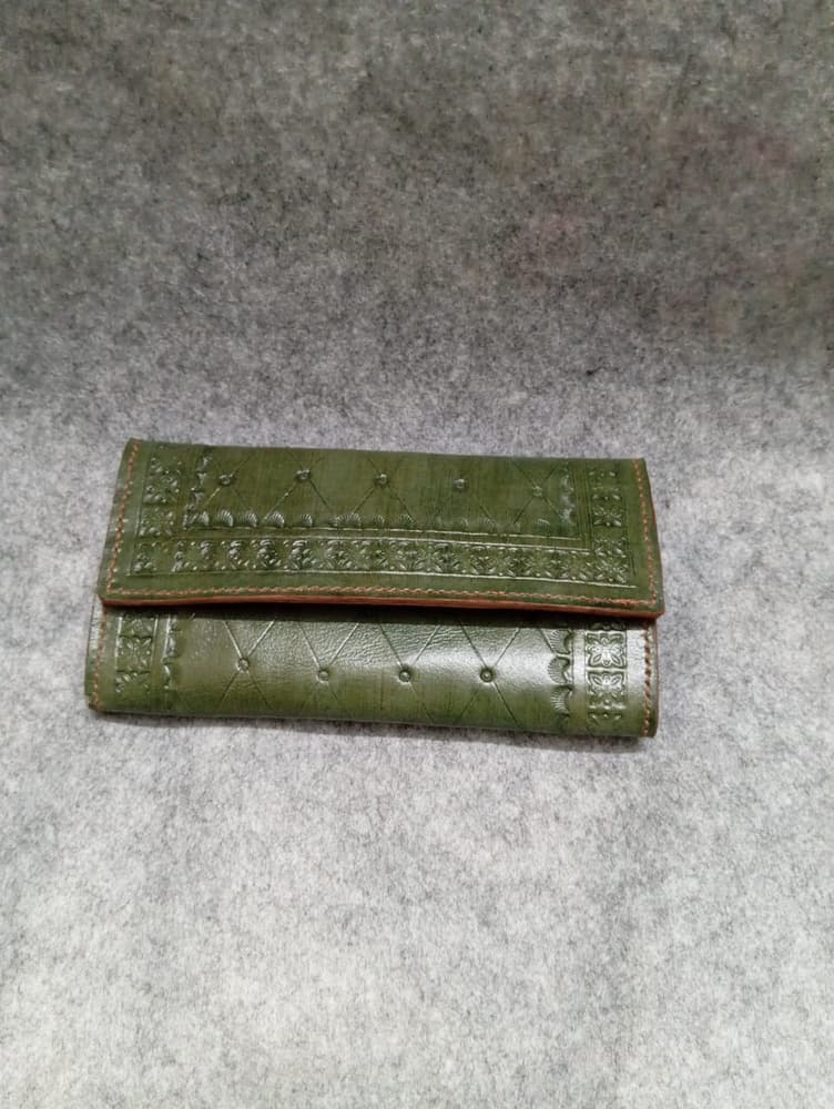 Genuine leather wallet, olive color