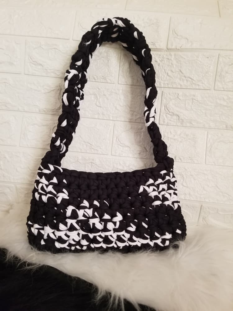 Black & White Hand Bag