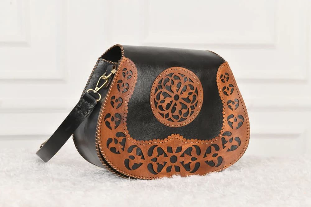 donza engraving drawing leather bag