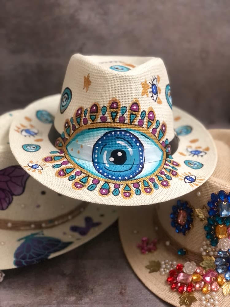 Painted eyes on hat 