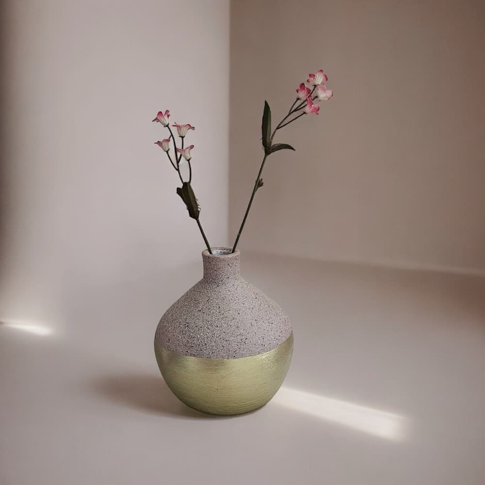 Pottery vase 