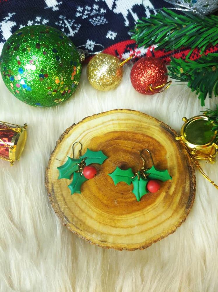 Christmas tree leaves earrings 